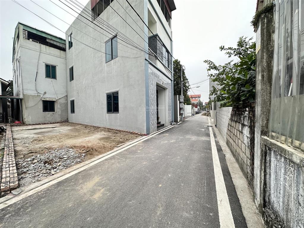 Bán 59,6m2 đất tại sở đông  nghĩa trụ  hy chỉ vài chục mét ra tới trường đh bách khoa cs ii