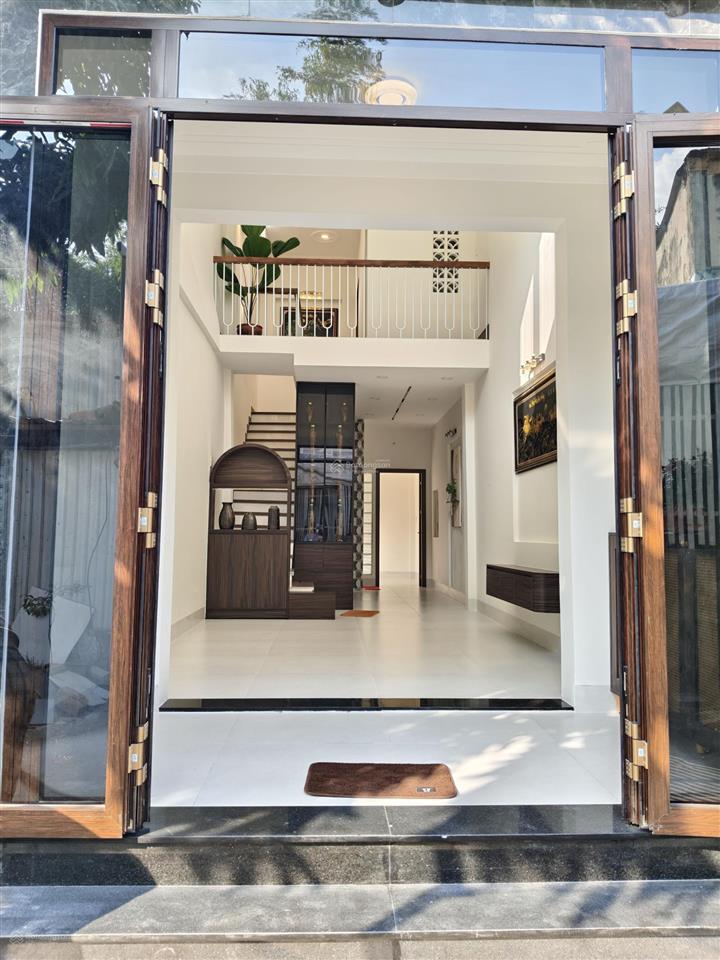 Nhà phố mới full nội thất 50m2 gần bx buýt hiệp thành