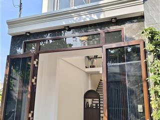 Nhà phố mới 100% dưới 2,5tỷ gần bx buýt hiệp thành