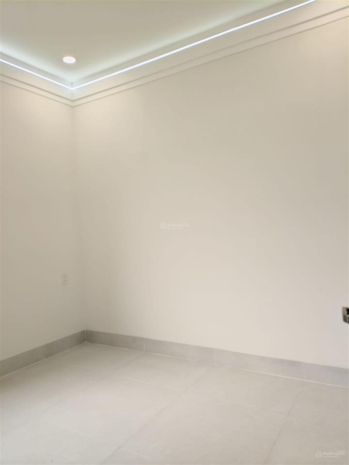 Nhà phố mới full nội thất 50m2 gần bx buýt hiệp thành