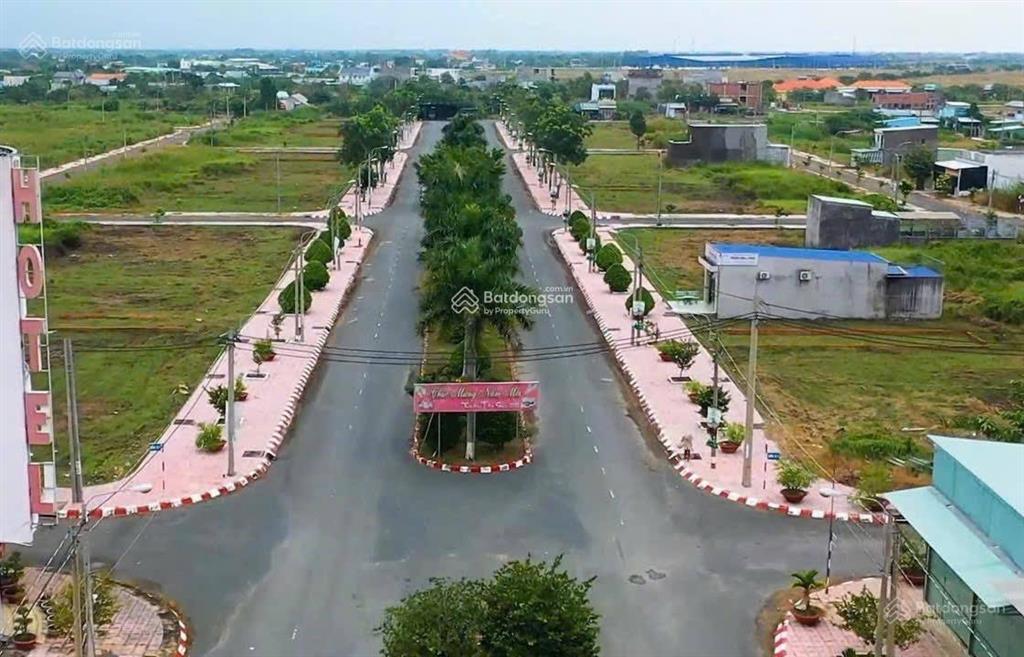 Ra nhanh lô đất trung tâm huyện cần đước , giá 1ty699, 100m2, sổ hồng riêng công chứng liền
