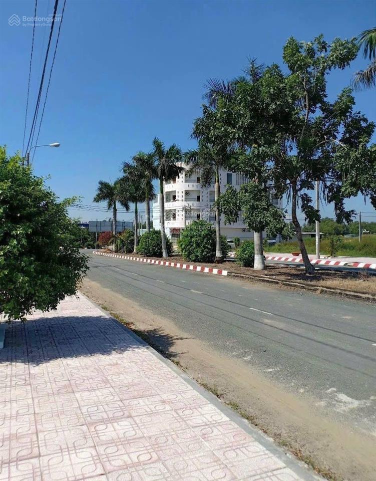 Ra nhanh lô đất trung tâm huyện cần đước , giá 1ty699, 100m2, sổ hồng riêng công chứng liền