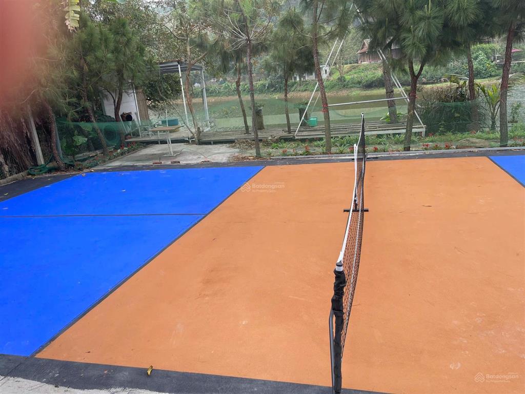 Cần bán mảnh đất nghỉ dưỡng 820 m2 đã có sẵn nhà gỗ và 2 bungalow 13,3 tỷ