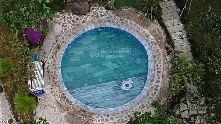 Cần bán mảnh đất nghỉ dưỡng 820 m2 đã có sẵn nhà gỗ và 2 bungalow 13,3 tỷ