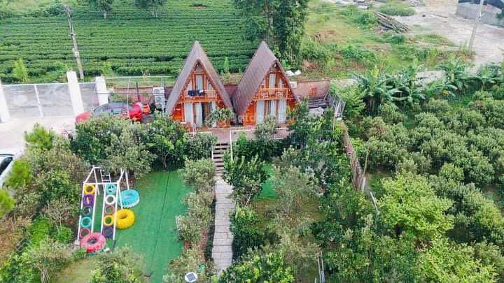 Cần bán mảnh đất nghỉ dưỡng 820 m2 đã có sẵn nhà gỗ và 2 bungalow 13,3 tỷ