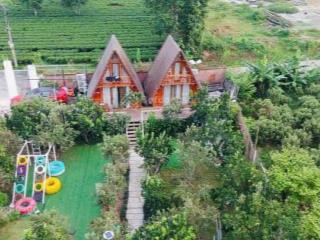 Cần bán mảnh đất nghỉ dưỡng 820 m2 đã có sẵn nhà gỗ và 2 bungalow 13,3 tỷ