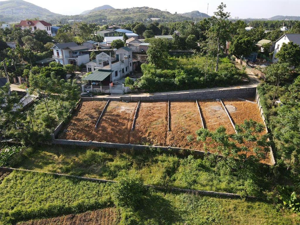 Bán đất 2 mặt tiền  view núi cực đẹp  xây villa chill chill