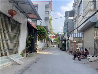 Quanh 3 tỷ lô góc  ô tô vào tận đất tại trung tâm thị trấn chúc sơn, phường chương mỹ