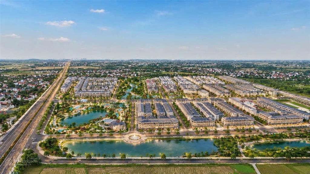 Lô làn 2 ql6, mặt view hồ điều hoà tại giãn dân đồng chằm  xuân mai chỉ hơn 3 tỷ