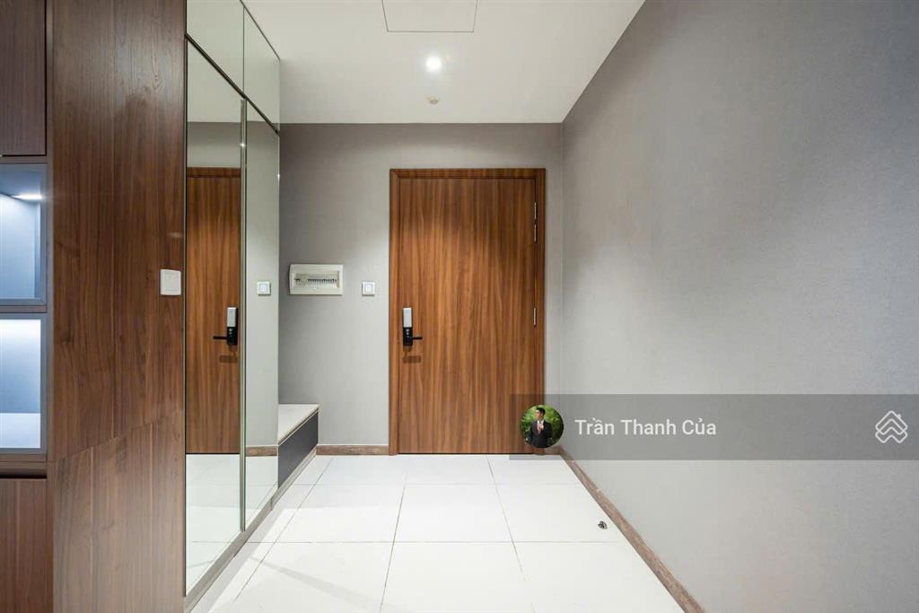 Cho thuê 4pn 155m2 nhà đẹp từng centimet. thích hợp cho chuyên gia để ở.  0908 132 ***