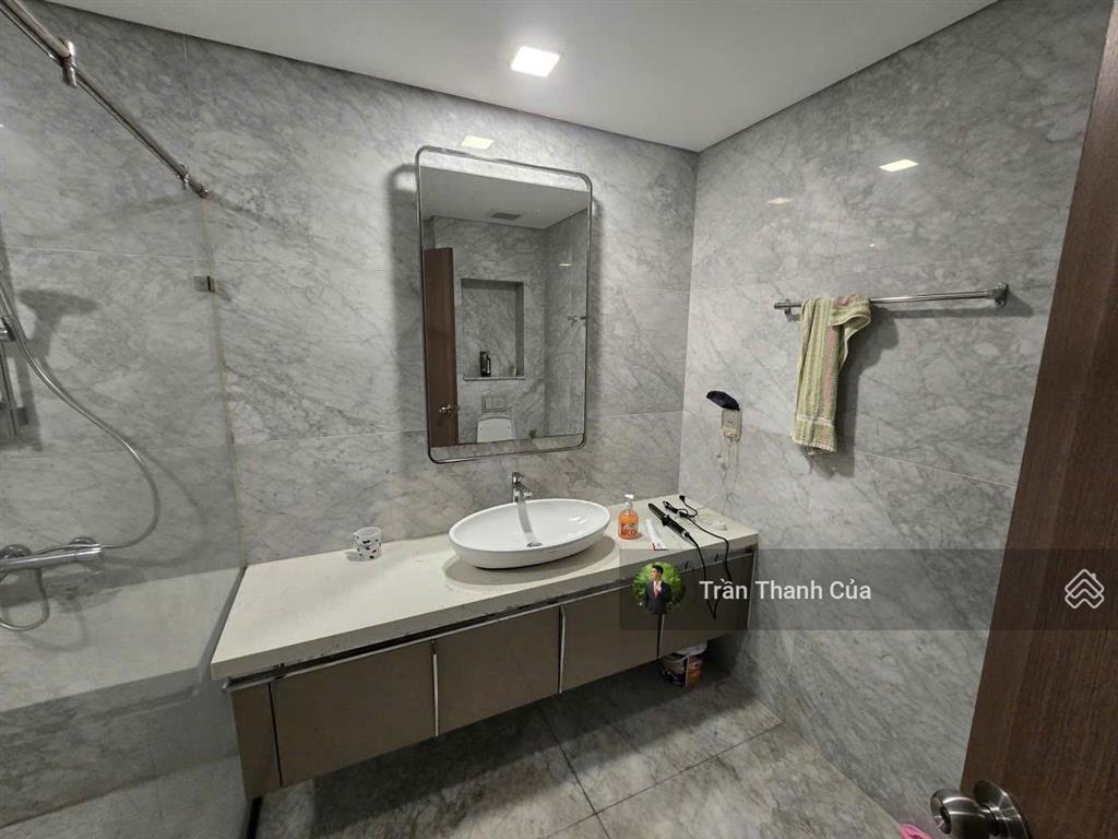 Tin xác thực cho thuê 4pn landmark 81. diện tích 172m2 đầy đủ nội thất, view đẹp không bị chắn