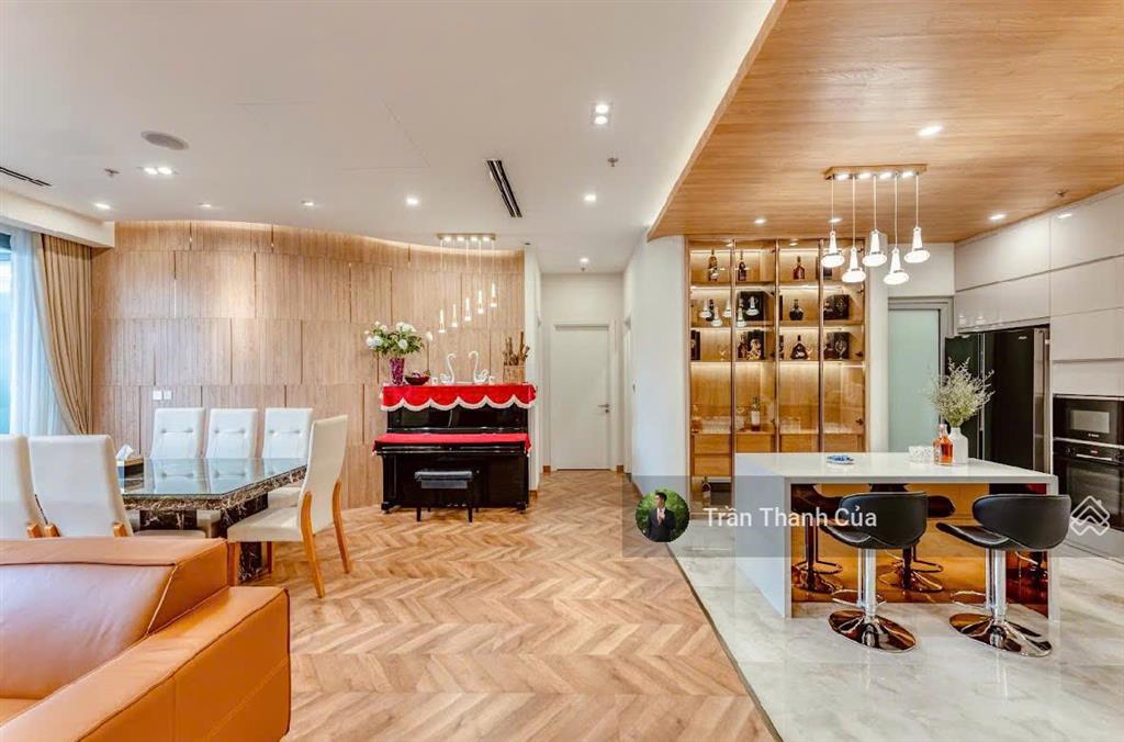 Bán nhanh penthouse park 4 đơn giá chỉ 150 triệu /m2. sẵn nội thất đẹp.  0908 132 ***