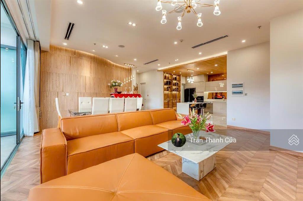 Cho thuê penthouse park 4. có 3 phòng ngủ và 3 nhà vệ sinh. nội thất decor đẹp.  0908 132 ***
