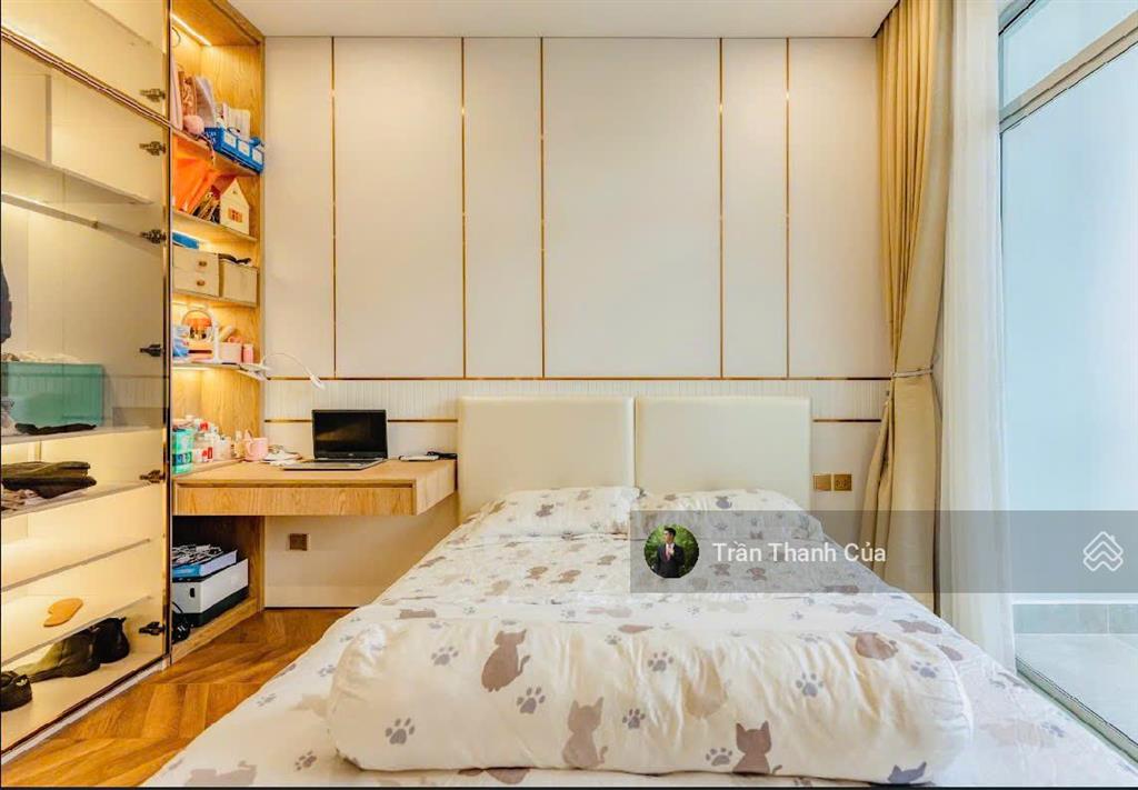 Cho thuê penthouse park 4. có 3 phòng ngủ và 3 nhà vệ sinh. nội thất decor đẹp.  0908 132 ***