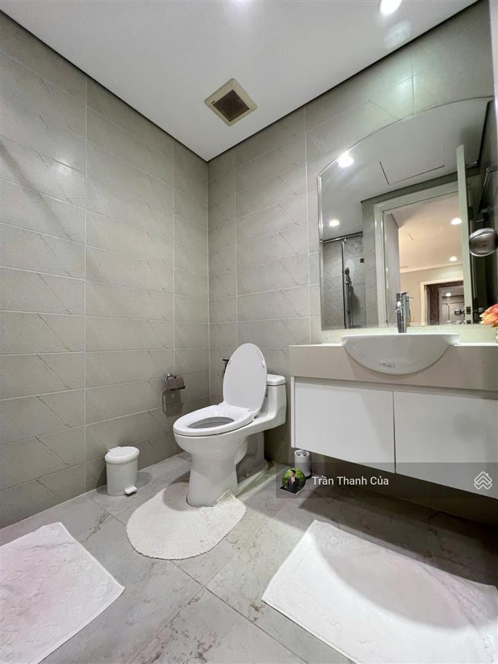 Đặc biệt. cho thuê 2pn view sông tại tòa central 1. trục hiếm khi cho thuê vì diện tích rộng