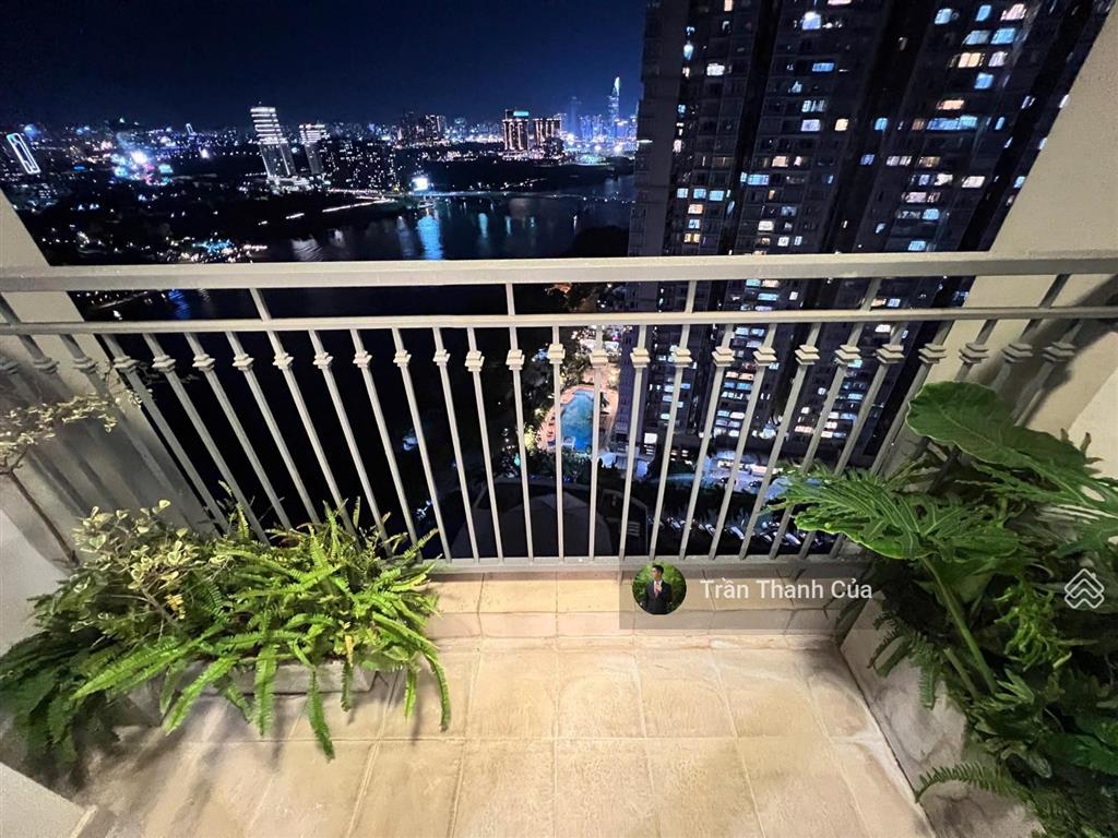 Đặc biệt. cho thuê 2pn view sông tại tòa central 1. trục hiếm khi cho thuê vì diện tích rộng