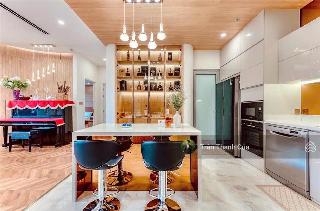 [tin xác thực] cho thuê penthouse 3pn diện tích 166m2, có tới 3wc và 3 ban công.  0908 132 ***