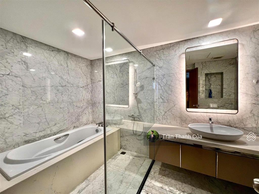 Cho thuê 4pn landmark 81. diện tích 172m2 đầy đủ nội thất, view triệu rưỡi đô.  0908 132 ***