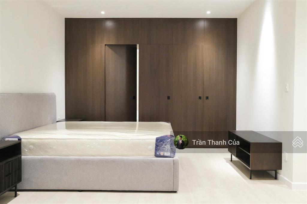 Bán nhanh 4pn 155m2 giá hời thị trường. nội thất cơ bản, sẵn sổ, view ko bị chắn. 30 tỷ giao nh