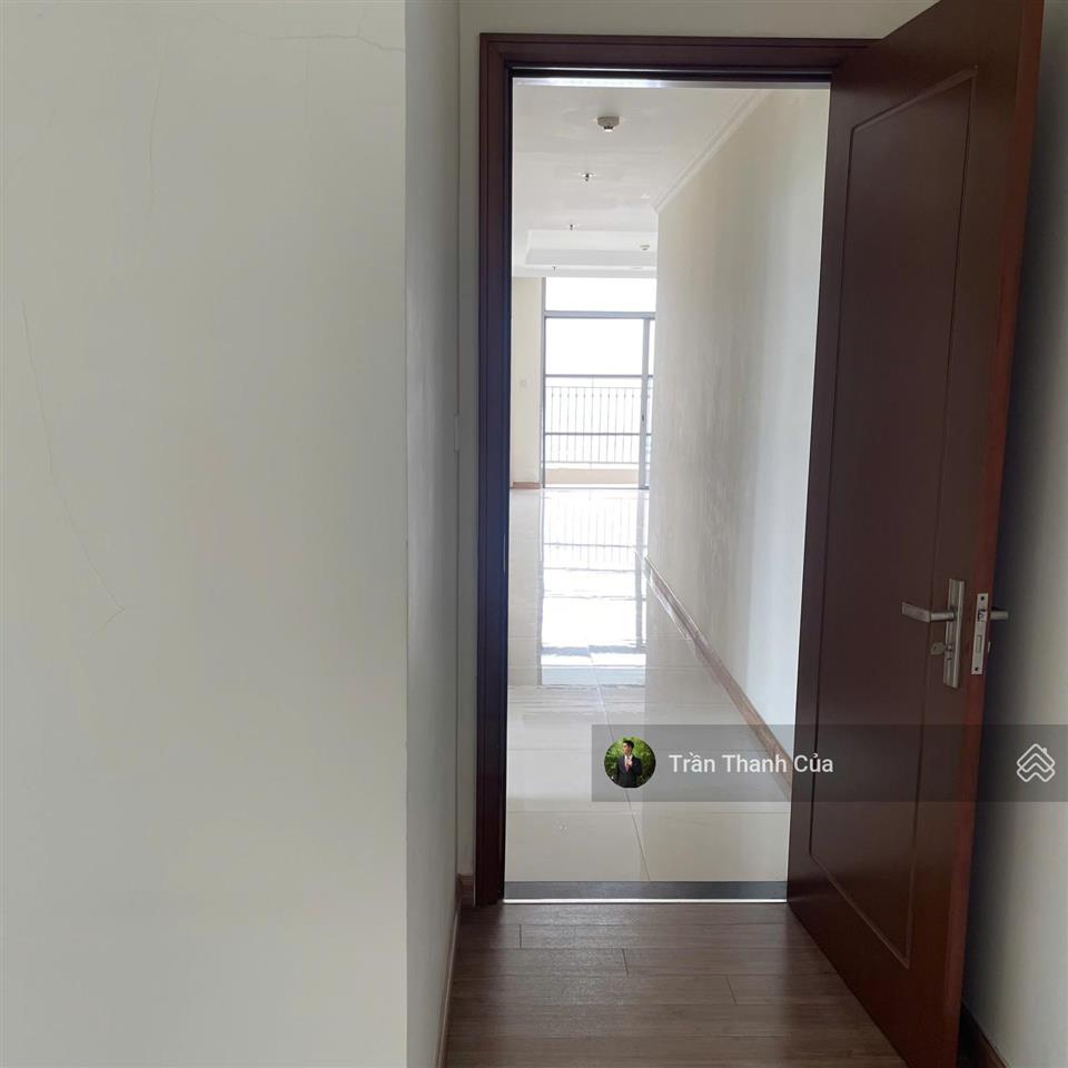 Cho thuê 4pn landmark 1. diện tích 155m2, view thoáng, vị trí trung tâm. giá thuê chỉ 56 triệu