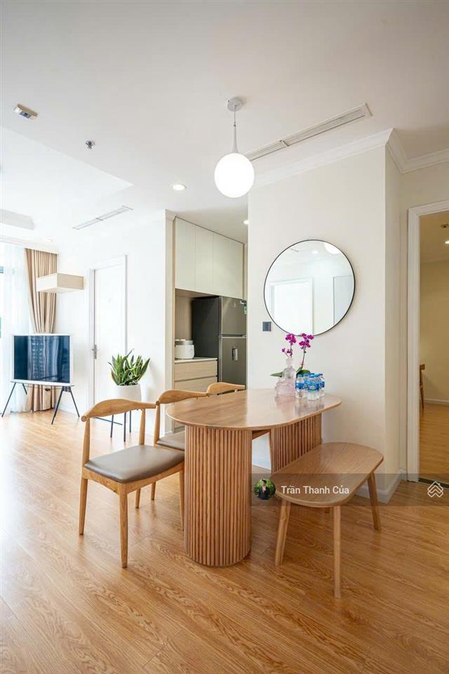 Cho thuê 3pn landmark 2. nhà đẹp view thoáng, đầy đủ nội thất decor. 