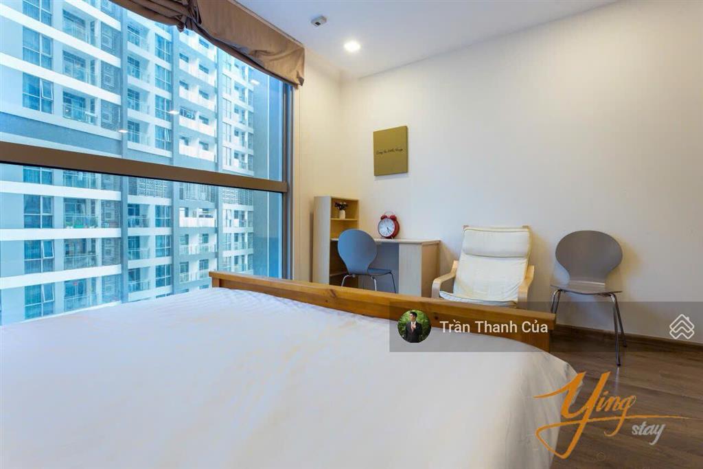 Cho thuê 2pn park 1. dt 80m2, đầy đủ nội thất, taxi vô tới sảnh, phòng khách rộng.  0908 132 ***