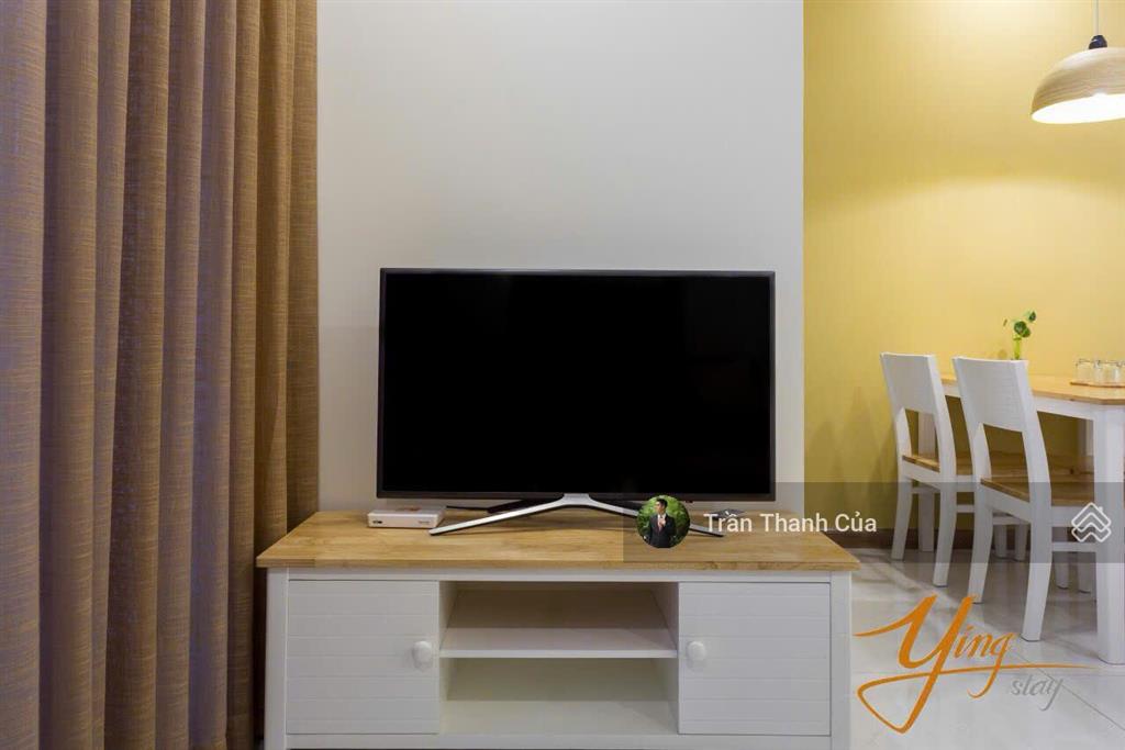 Cho thuê 2pn park 1. dt 80m2, đầy đủ nội thất, taxi vô tới sảnh, phòng khách rộng.  0908 132 ***
