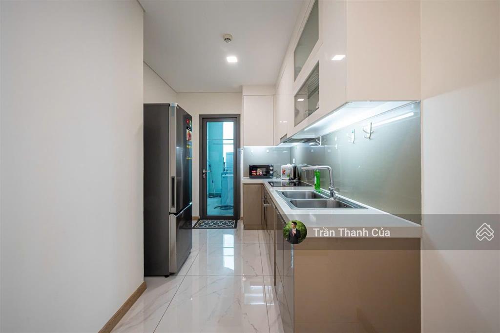 Cho thuê 3pn landmark 81. diện tích lớn 133m2, đầy đủ nội thất, view sông không bị chắn.  090813