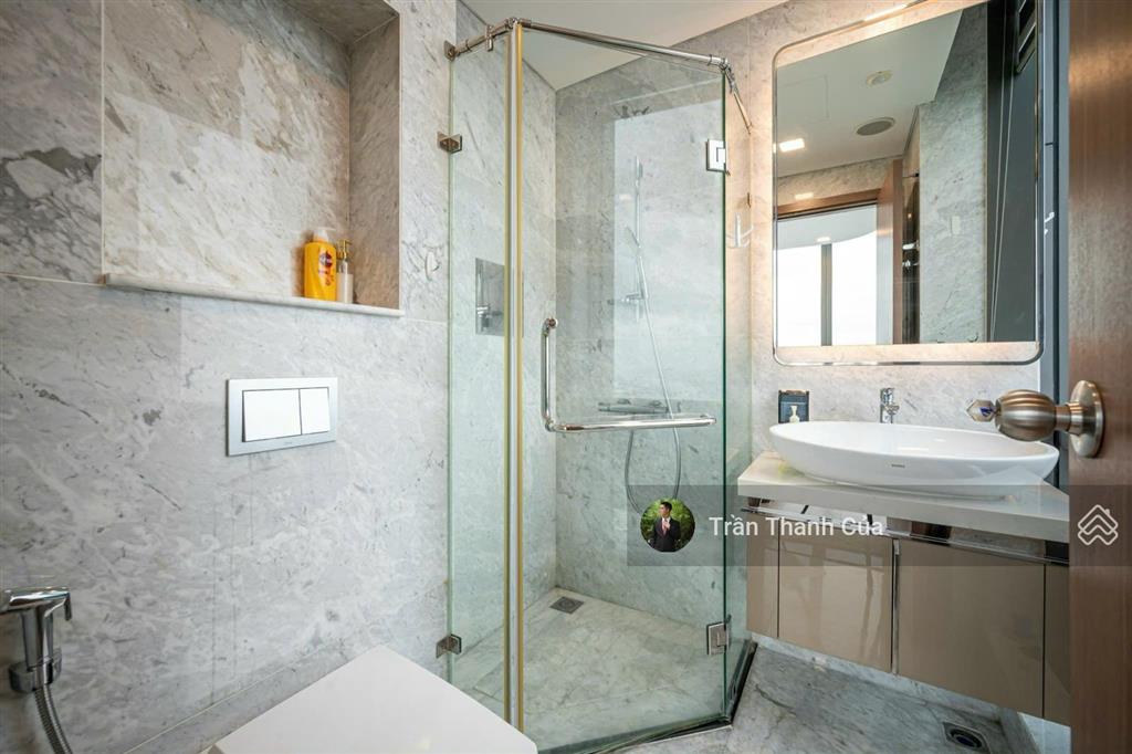 Cho thuê 3pn landmark 81. diện tích lớn 133m2, đầy đủ nội thất, view sông không bị chắn.  090813