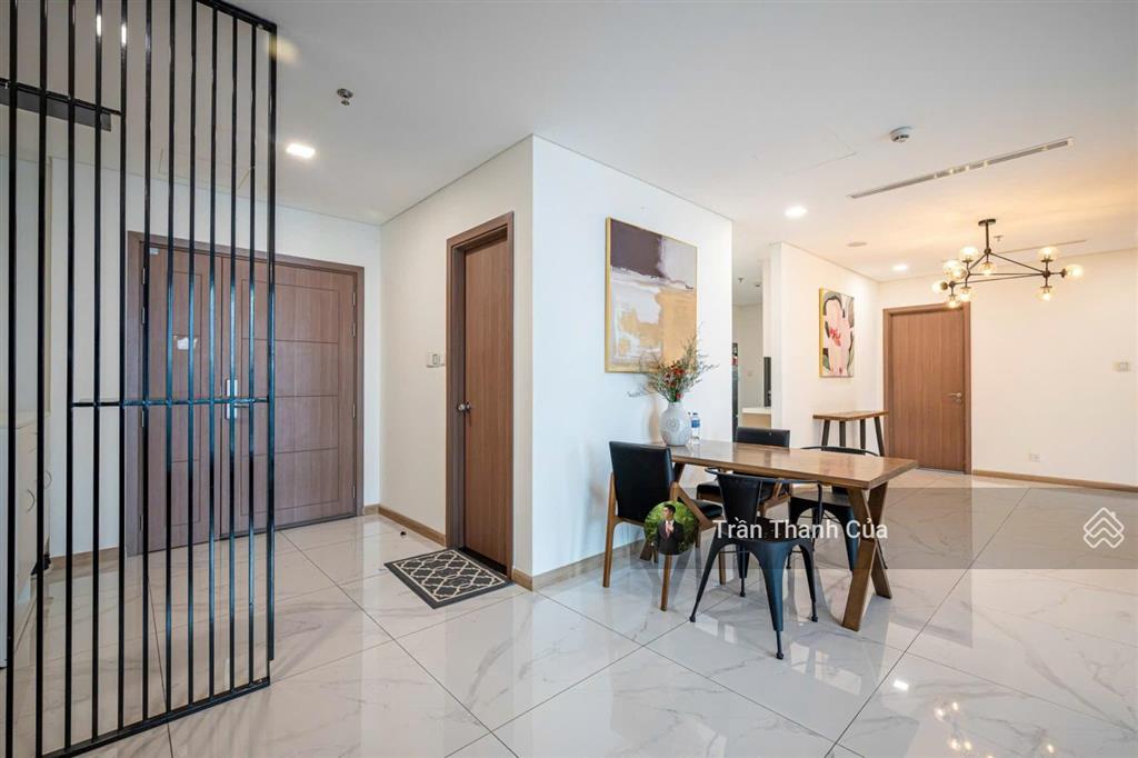 Cho thuê 3pn landmark 81. diện tích lớn 133m2, đầy đủ nội thất, view sông không bị chắn.  090813