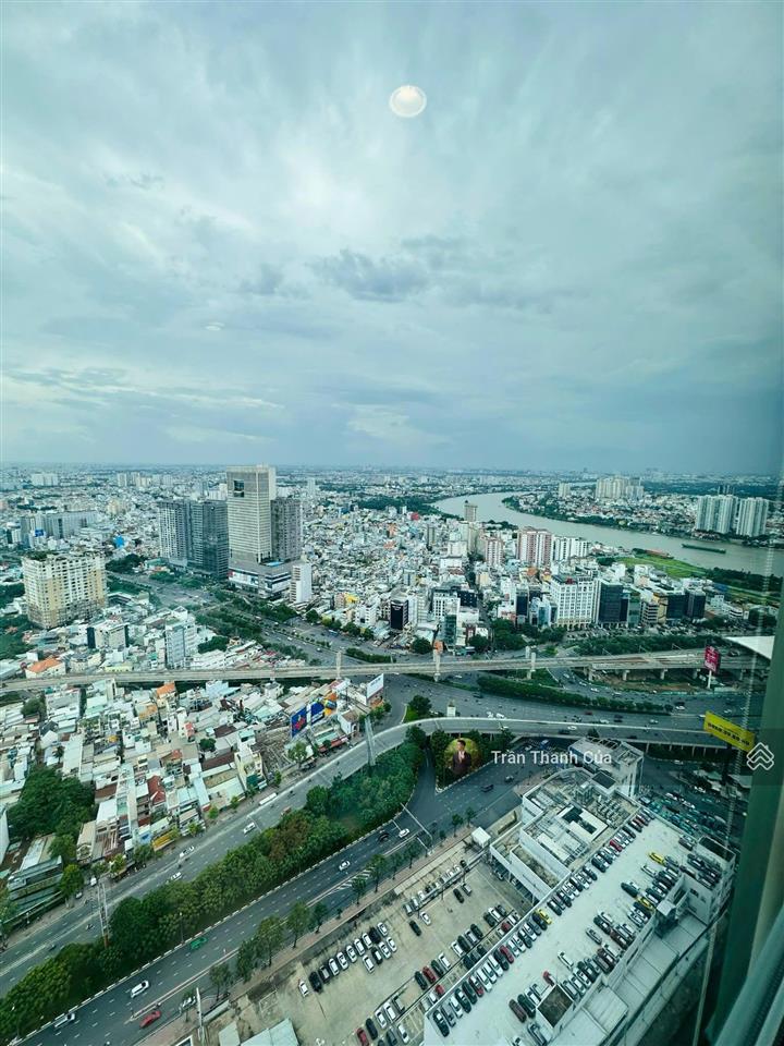 Cho thuê nhanh 3pn landmark 4. diện tích 108m2 lầu cao view thoáng, tầm nhìn ra sông.  090813205