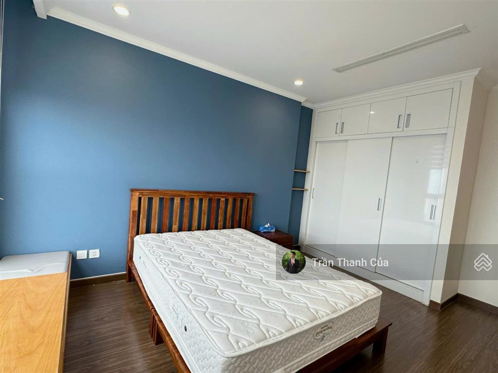 Cho thuê nhanh 3pn landmark 4. diện tích 108m2 lầu cao view thoáng, tầm nhìn ra sông.  090813205