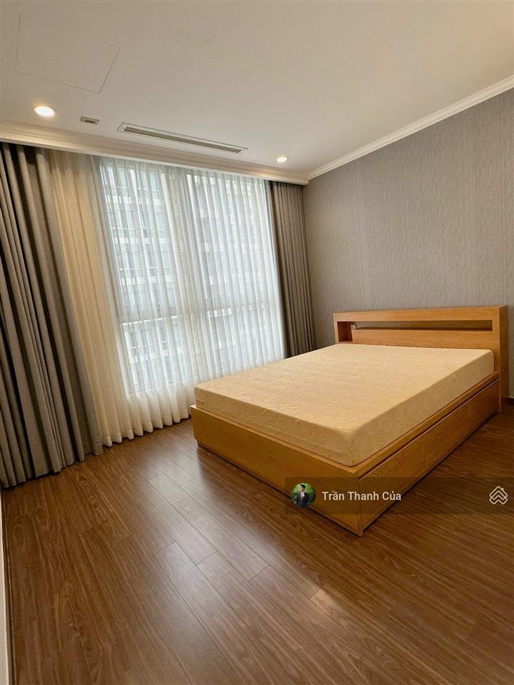 Cho thuê nhanh 3pn landmark 4. diện tích 108m2 lầu cao view thoáng, tầm nhìn ra sông.  090813205