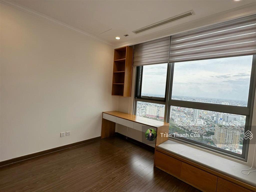 Cho thuê nhanh 3pn landmark 4. diện tích 108m2 lầu cao view thoáng, tầm nhìn ra sông.  090813205