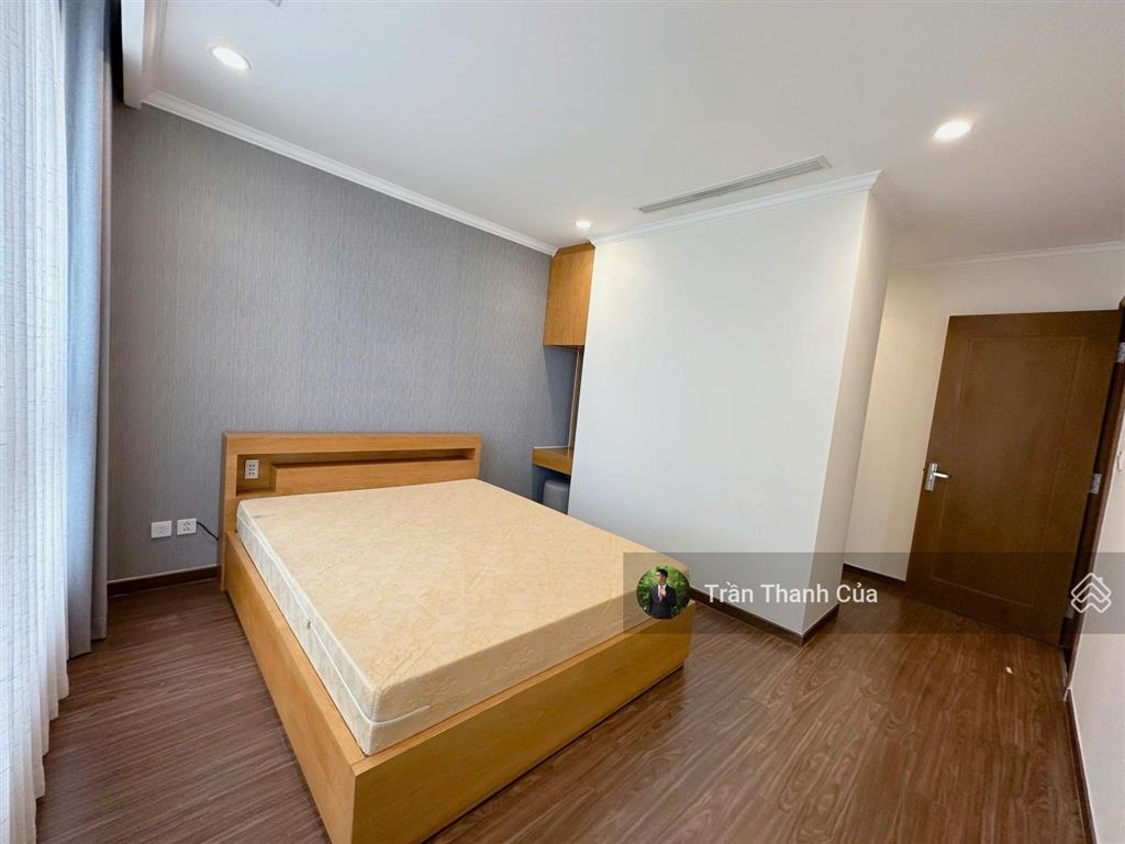 Cho thuê nhanh 3pn landmark 4. diện tích 108m2 lầu cao view thoáng, tầm nhìn ra sông.  090813205