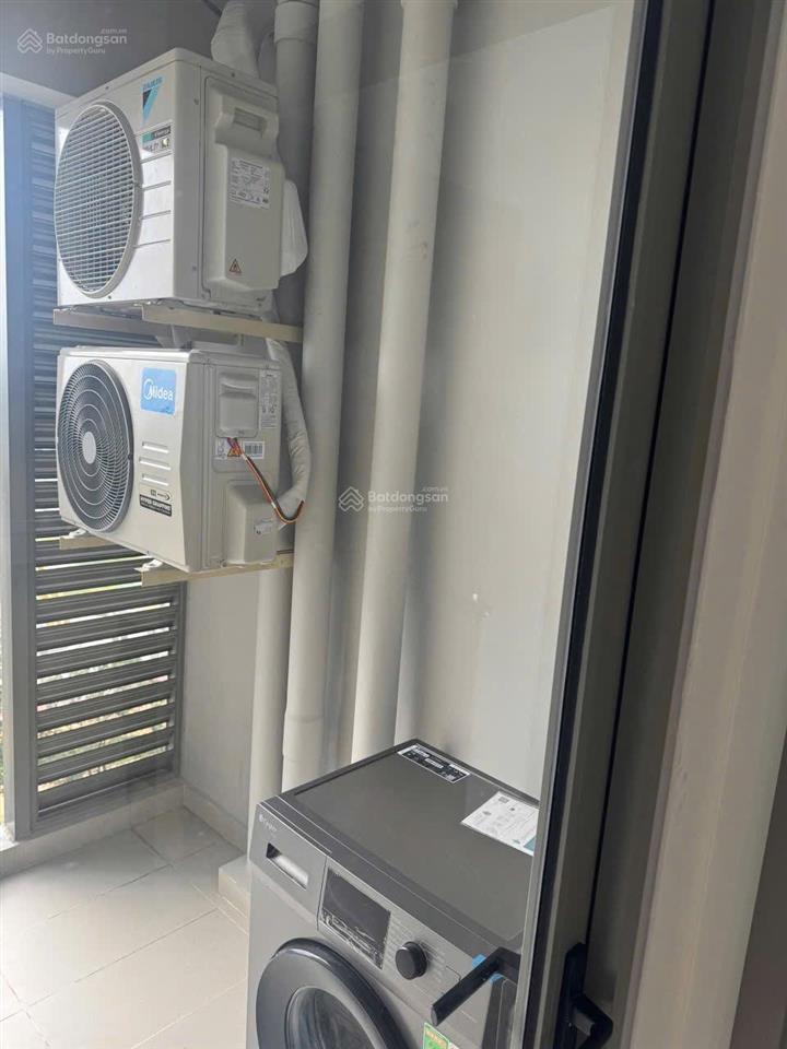 Hương có 1 vài căn west gate cho thuê giá ổn. nhà trống và ở ngay.  hương ạ.