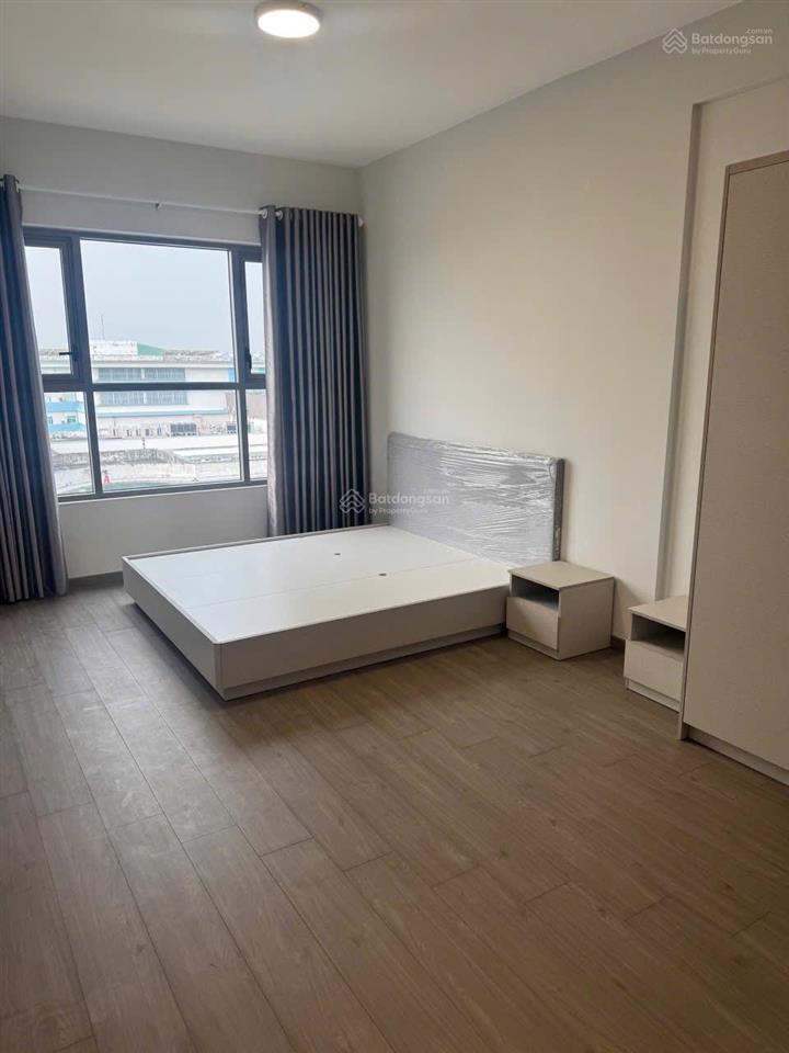 Hương có 1 vài căn west gate cho thuê giá ổn. nhà trống và ở ngay.  hương ạ.