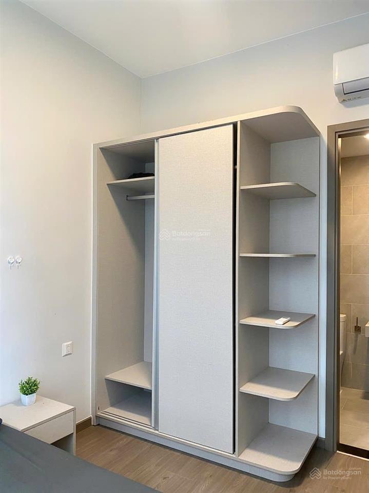 Hương có 1 vài căn west gate cho thuê giá ổn. nhà trống và ở ngay.  hương ạ.