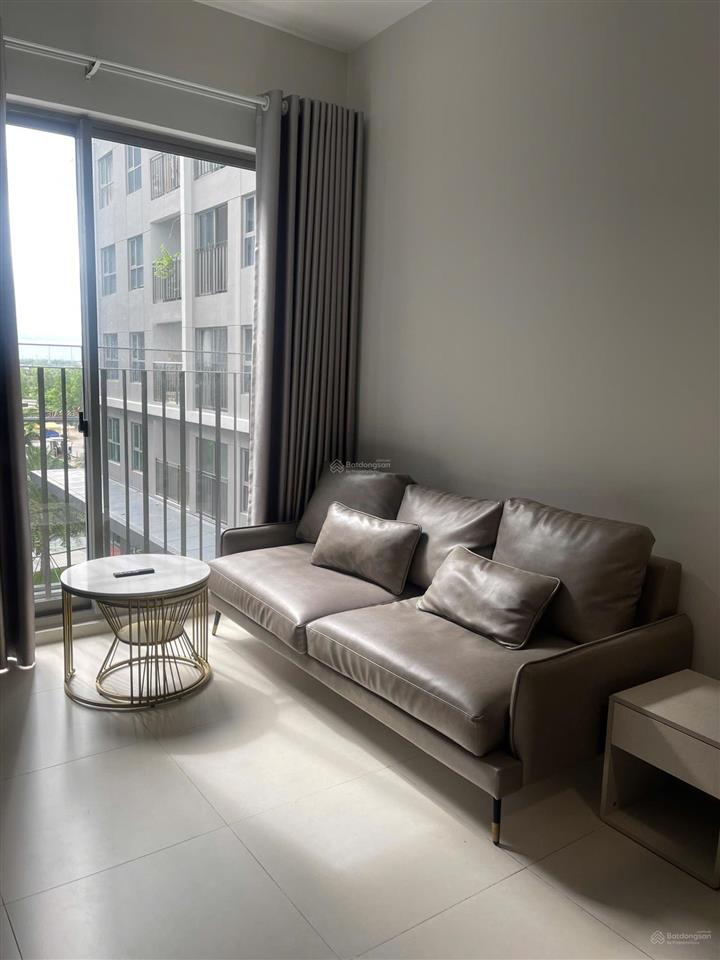 Hương có 1 vài căn west gate cho thuê giá ổn. nhà trống và ở ngay.  hương ạ.