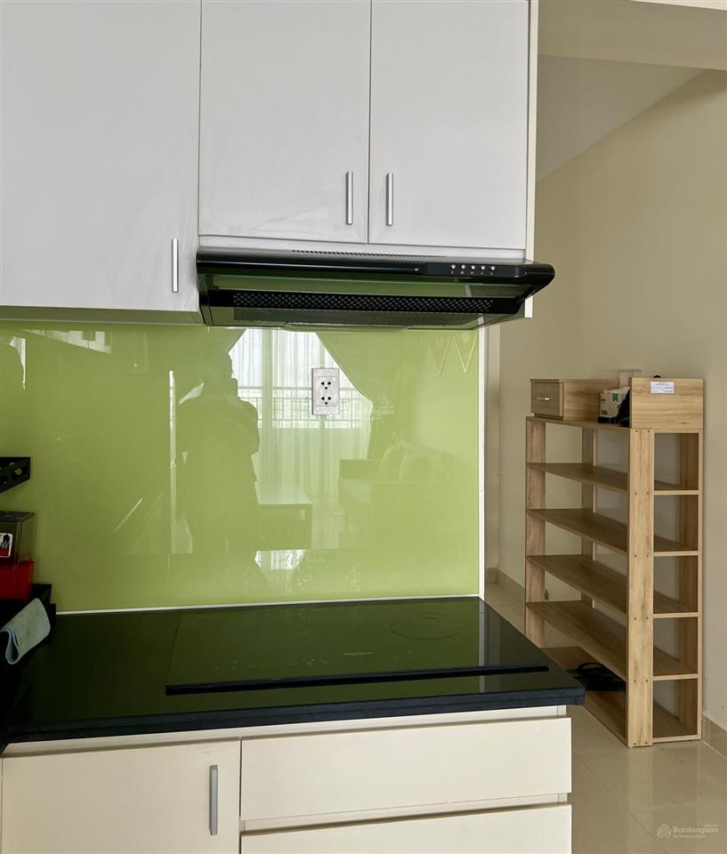 Gấp bán căn 2pn, có nội thất. bancon đông nam, k nắng chiều, chỉ 2,250 tỷ.   0909 086 ***