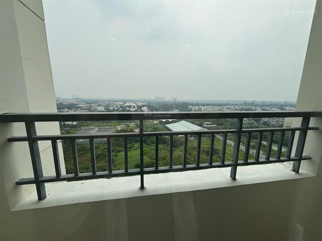 Gấp bán căn 2pn, có nội thất. bancon đông nam, k nắng chiều, chỉ 2,250 tỷ.   0909 086 ***