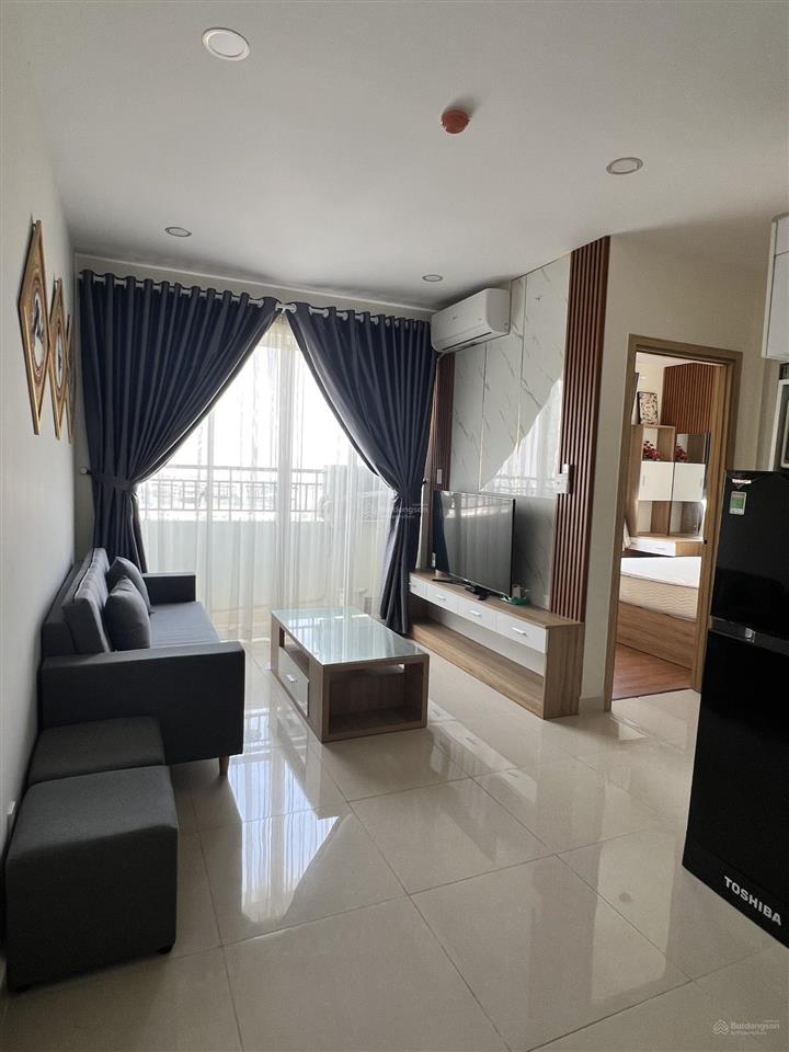 Gấp bán căn 2pn, có nội thất. bancon đông nam, k nắng chiều, chỉ 2,250 tỷ.   0909 086 ***