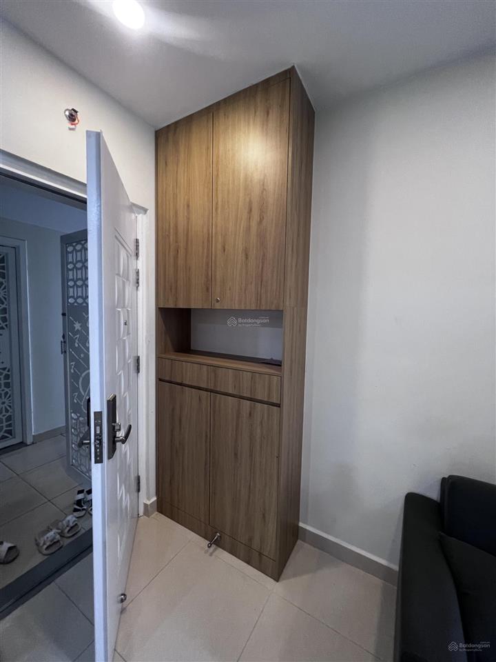 Gấp bán căn hộ mới 90%  rất hiếm, full nội thất, chỉ 2,590 tỷ (62m2),  hương 0909 086 ***