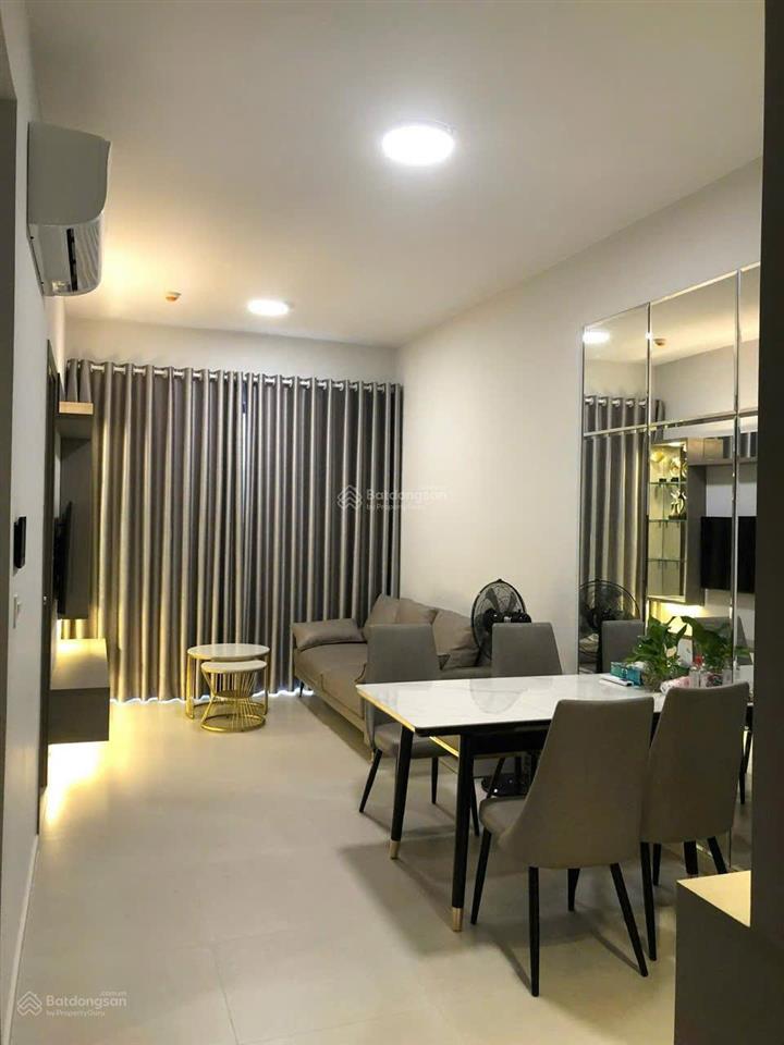 Chính chủ bán căn 59m2 view hồ bơi chỉ 2,8 tỷ  nội thất thiết kế, mới 90%. xem ạ  0909 086 ***