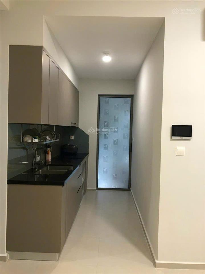 Chính chủ bán căn 59m2 view hồ bơi chỉ 2,8 tỷ  nội thất thiết kế, mới 90%. xem ạ  0909 086 ***