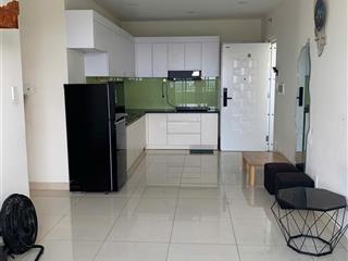 Chính chủ cho thuê căn góc 3 phòng , có rèm và sofa. giá thuê 8 triệu/tháng.  hương 0909 086 ***