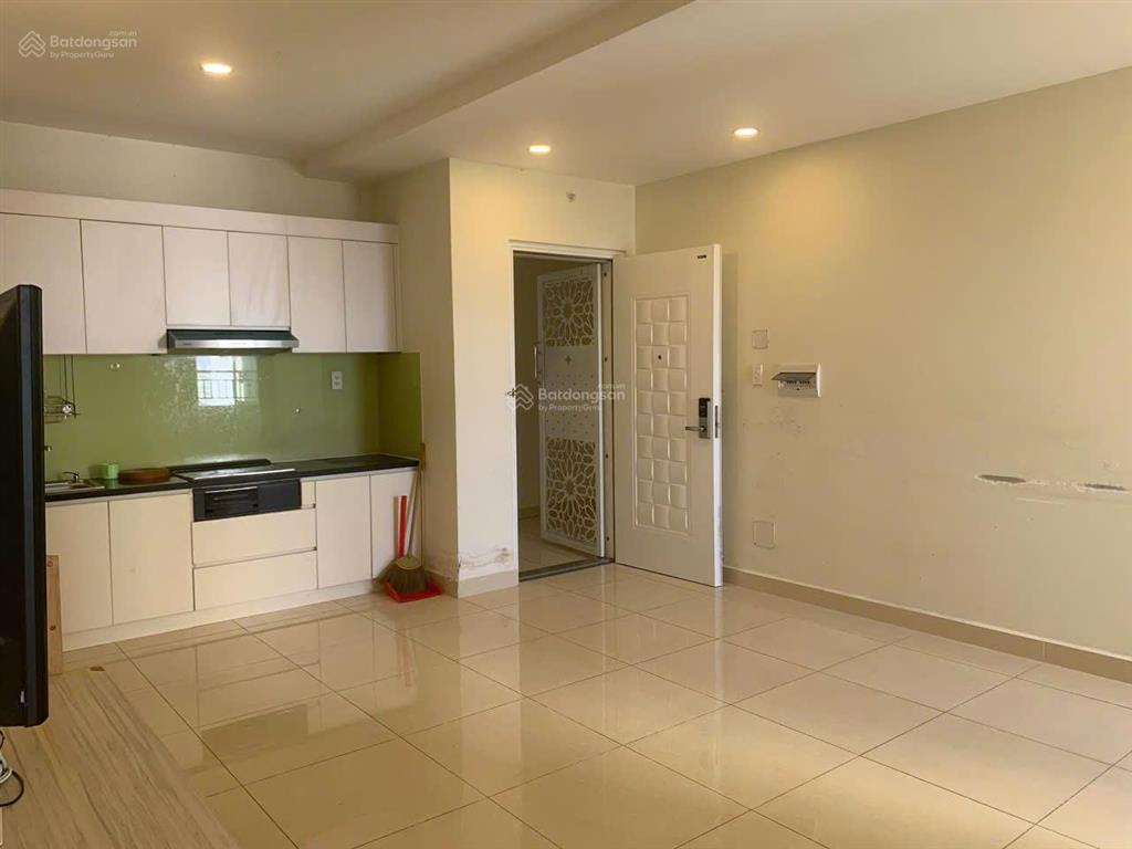 Căn 3 phòng ngủ có máy lạnh + bếp cho thuê chỉ 8 triệu nhà rất mới.  0909 086 *** có zalo
