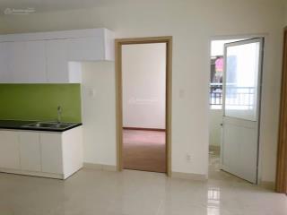 Căn 3 phòng ngủ, có rèm và máy lạnh. giá thuê chỉ 8 triệu/tháng.  hương 0909 086 *** xem nhà