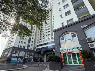 Căn 2pn 2wc có 2 máy lạnh và rèm. giá thuê 7 triệu/tháng.  xem nhà  0909 086 *** có zalo