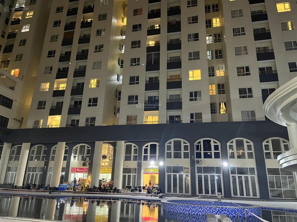 Chính chủ cho thuê shop mặt tiền cổng chính cc giá thuê 13 triệu/100m2.  hương 0909 086 ***